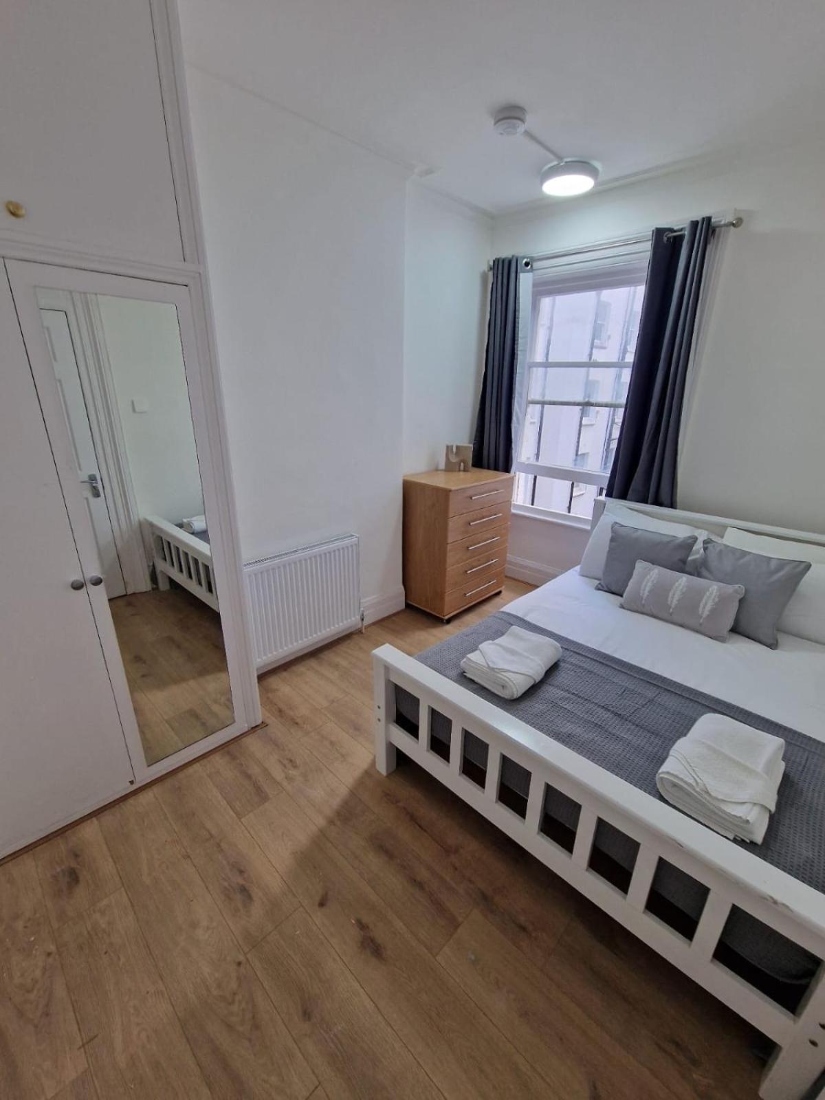 Apartment Comfortable Flat For 10 Near Paddington *