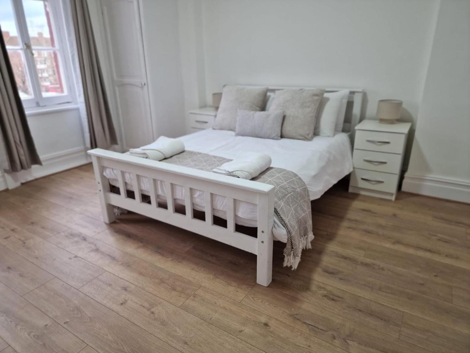 Comfortable Flat For 10 Near Paddington